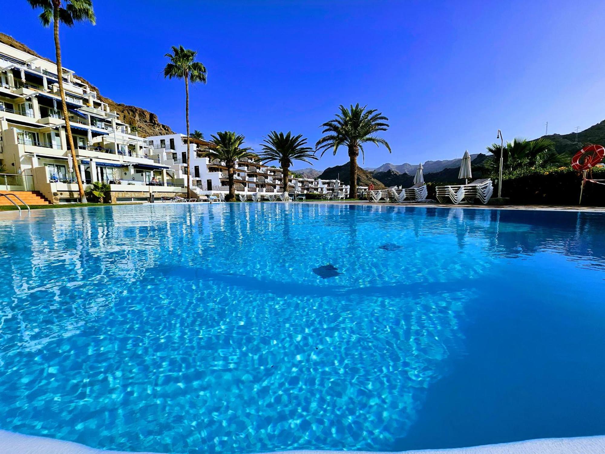 Ocean & Pool View Apartament 플라야델쿠라 외부 사진
