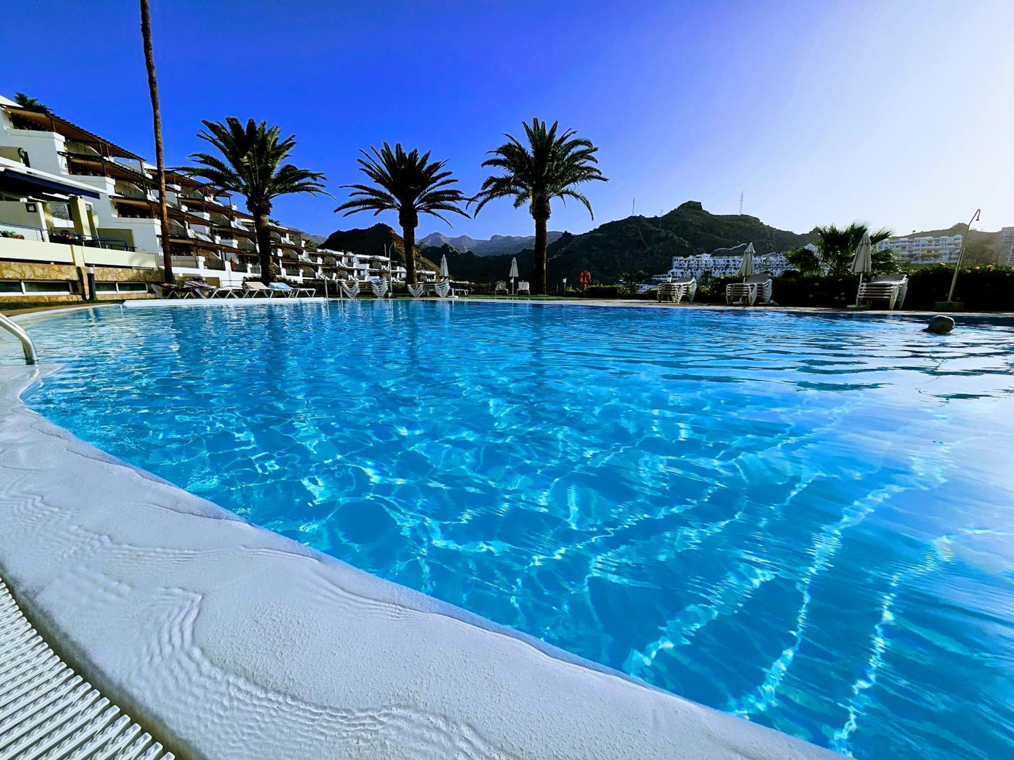 Ocean & Pool View Apartament 플라야델쿠라 외부 사진