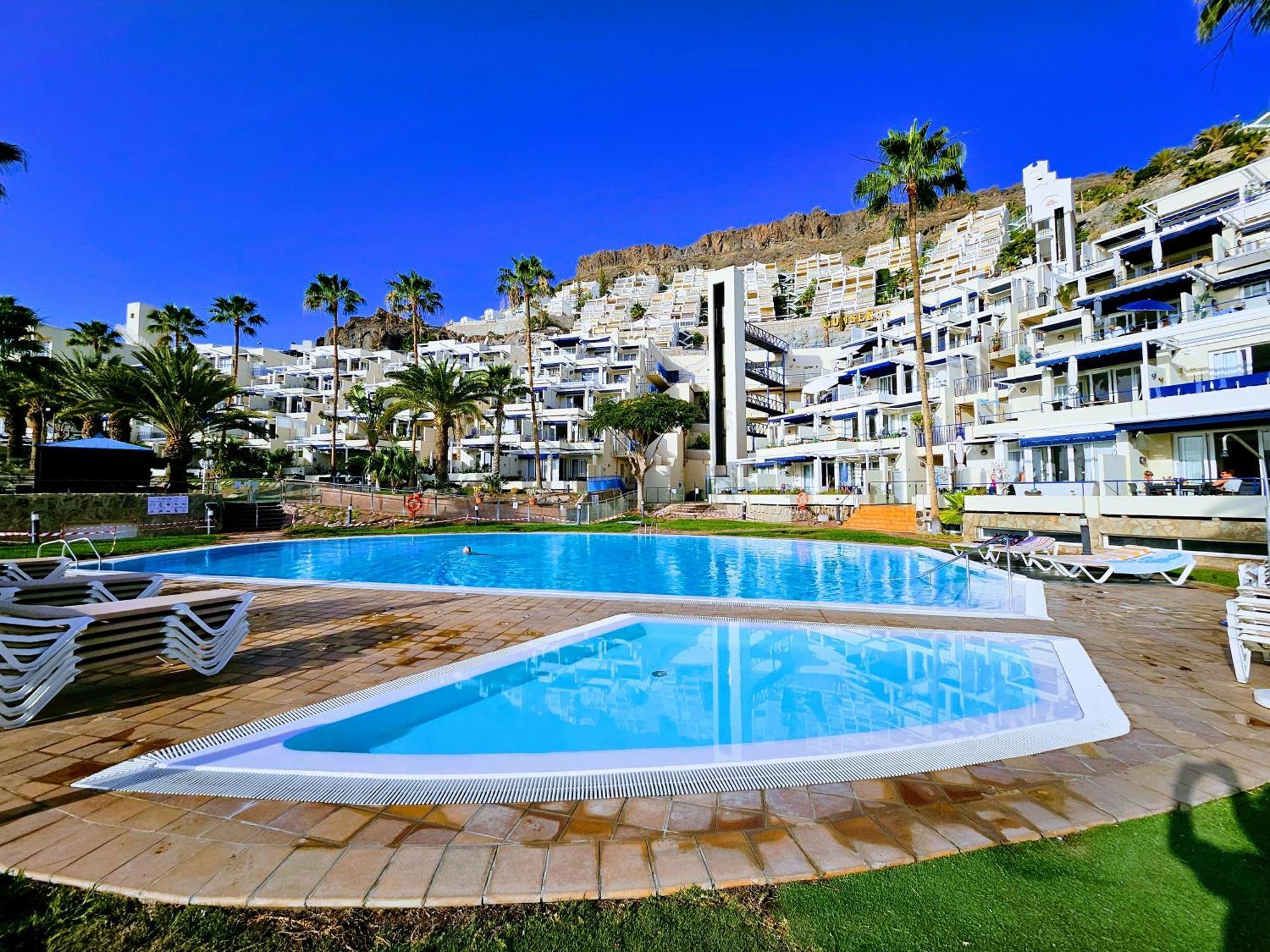 Ocean & Pool View Apartament 플라야델쿠라 외부 사진